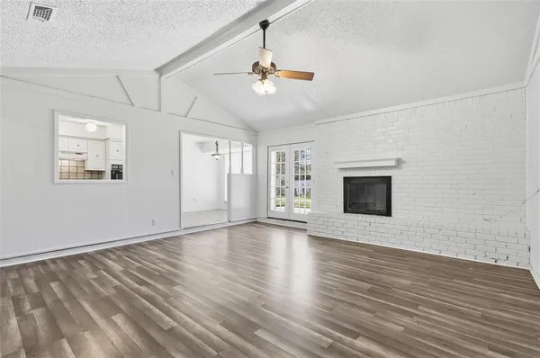 $2,075 | 125 North Jessup Street, Alvarado, TX 76009