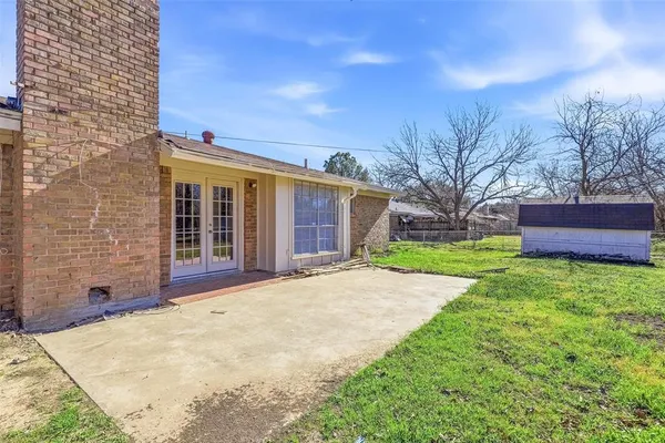 $2,075 | 125 North Jessup Street, Alvarado, TX 76009