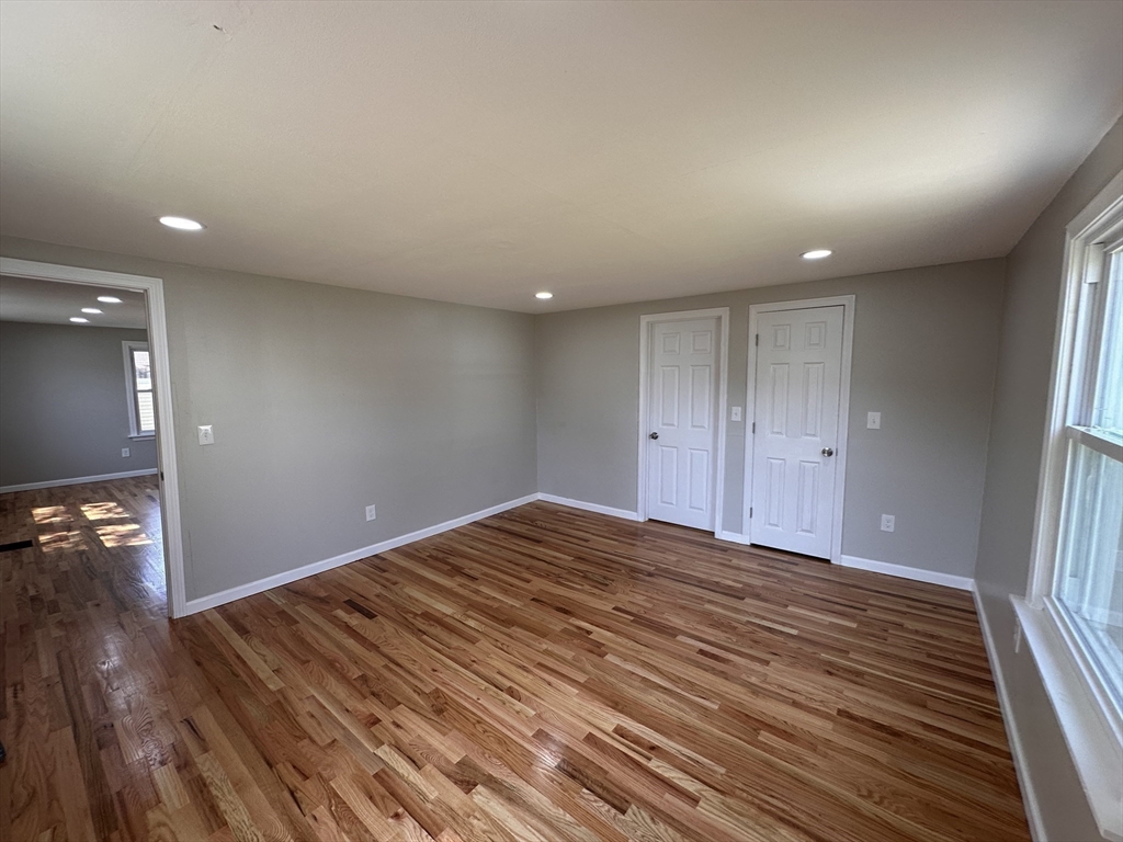 250 Gresham Street Springfield, MA 01119 - Photo 13 of 33