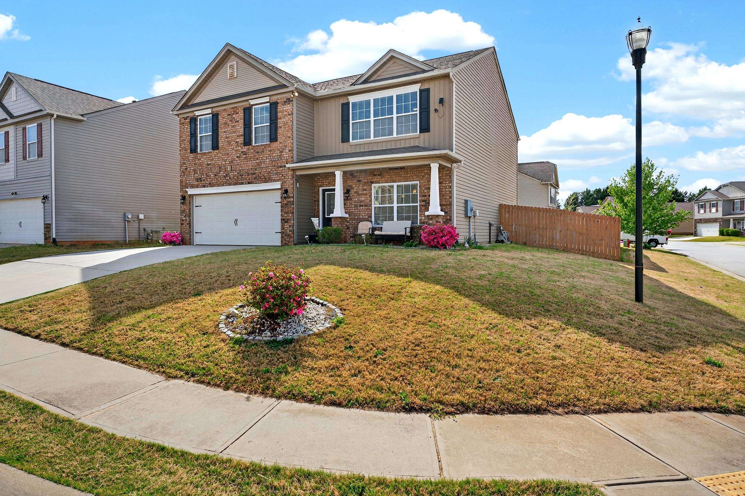 2 Spyglen Way Greer, SC 29651 - Photo 4 of 39 Gallery Image 4