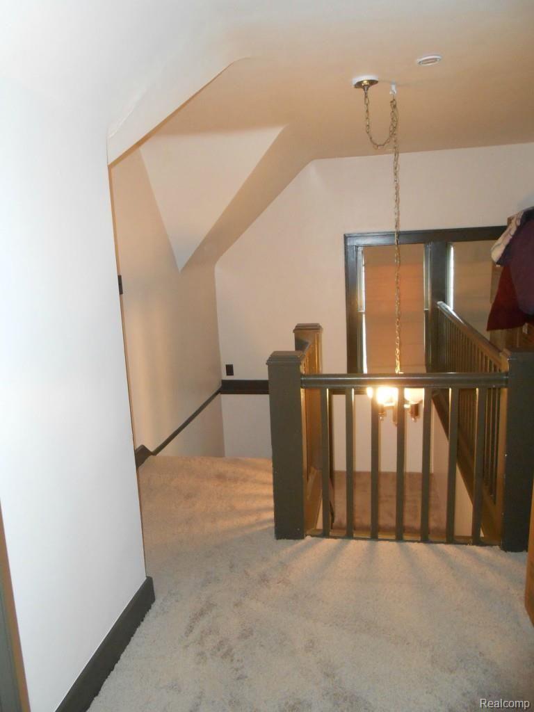 1350 Yorkshire Road Grosse Pointe, MI 48230 - Photo 11 of 25 900.jpg