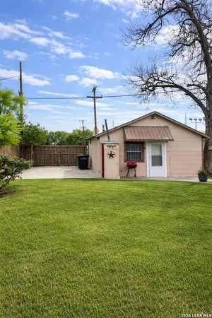 $1,200 | 810 Haggin Street, San Antonio, TX 78210