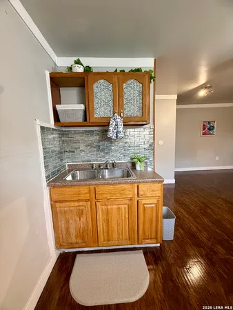 $1,200 | 810 Haggin Street, San Antonio, TX 78210