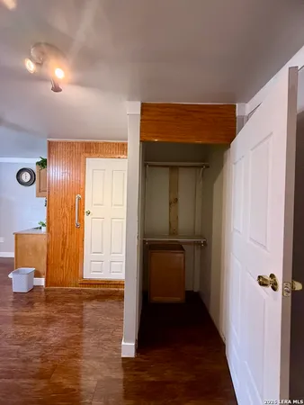 $1,200 | 810 Haggin Street, San Antonio, TX 78210
