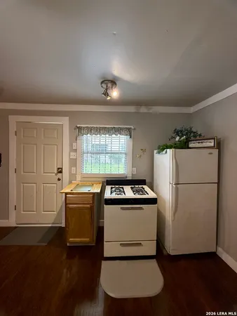 $1,200 | 810 Haggin Street, San Antonio, TX 78210