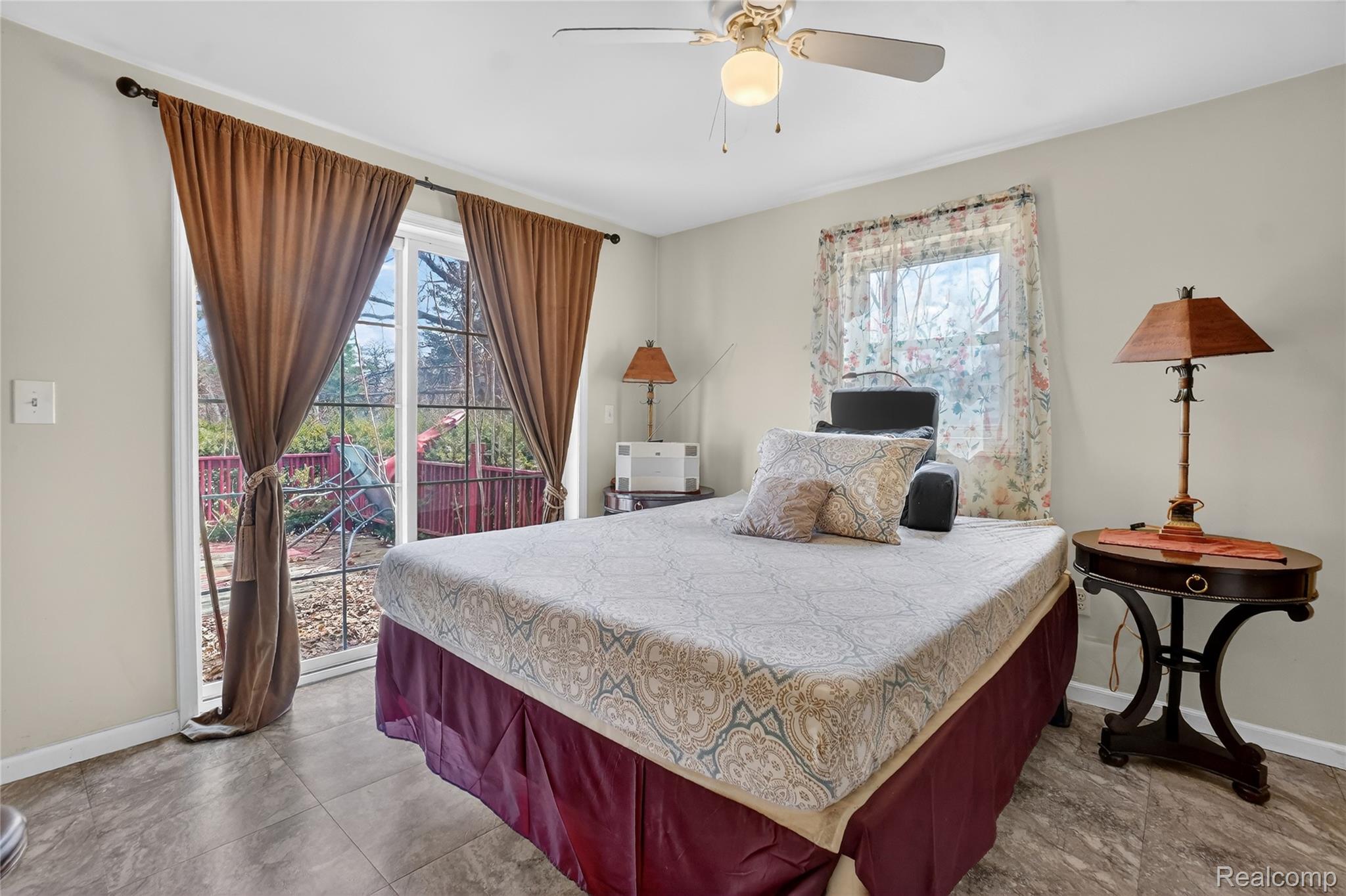 13343 Fenton Road Fenton, MI 48430 - Photo 4 of 45 23-13343-Fenton-Rd-Fenton-MI-48430-WindowStill.jpg
