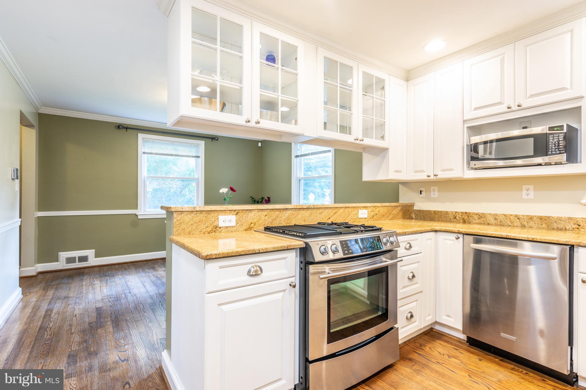 Open kitchen w/ SS energy efficient appliances