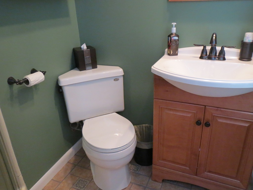 863 Maple Road Longmeadow, MA 01106 - Photo 17 of 30