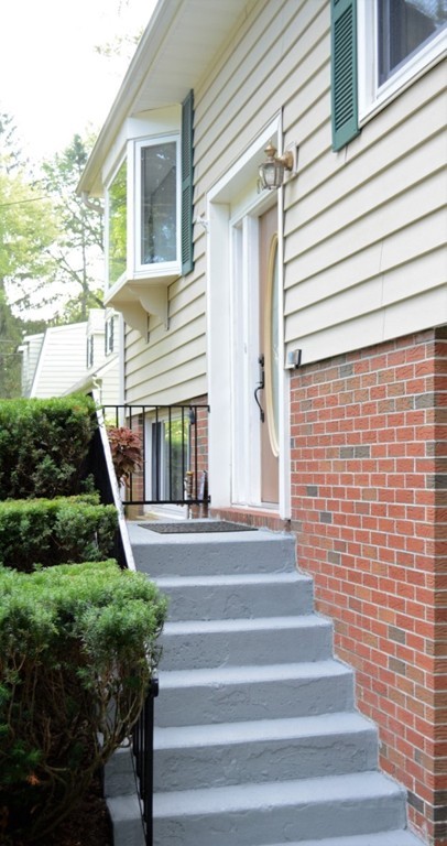 863 Maple Road Longmeadow, MA 01106 - Photo 3 of 30