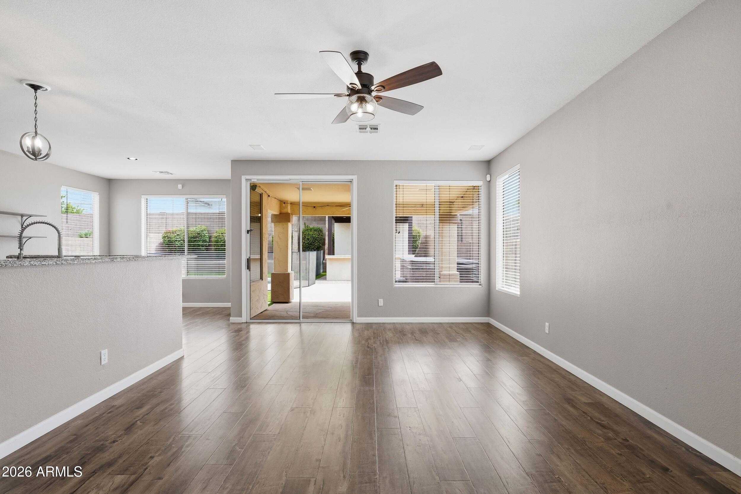 1724 West Deer Creek Road Phoenix, AZ 85045 - Photo 10 of 25