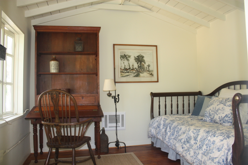 3892 Fairfax Road Santa Barbara, CA 93110 - Photo 10 of 13 Guest Room