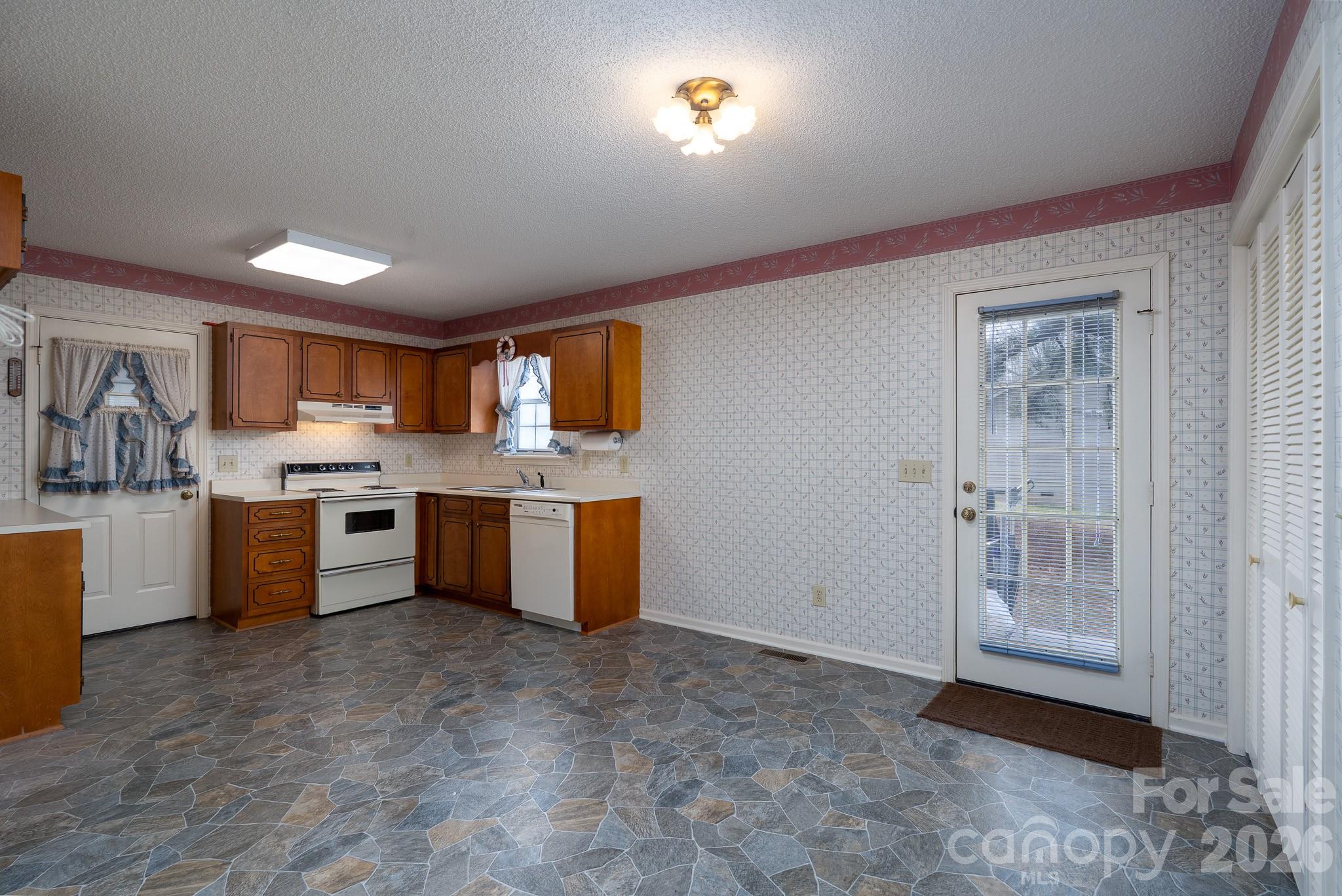 116 Stoneybrook Road Salisbury, NC 28147 - Photo 7 of 28 Gallery Image 7