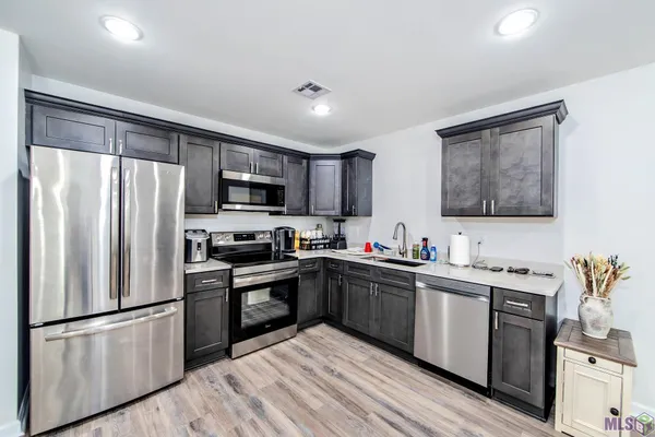 $123,000 | 1300 Lafourche Drive, Unit 304, Thibodaux, LA 70301