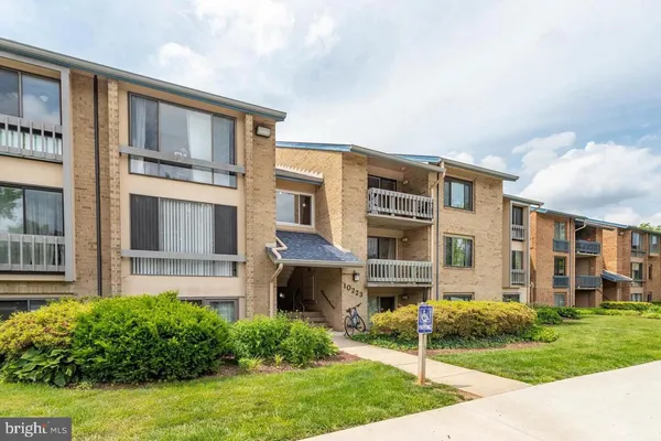 $370,000 | 10223 Valentino Drive, Unit 7323, Oakton, VA 22124