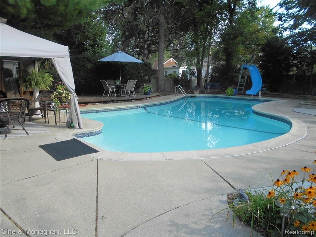 749 Hampton Road Grosse Pointe Woods, MI 48236 - Photo 17 of 18
