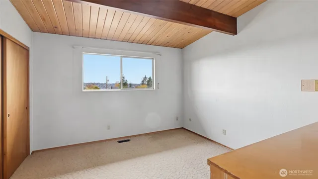 $1,200,000 | 1401 Lincoln Avenue Northeast, Renton, WA 98056