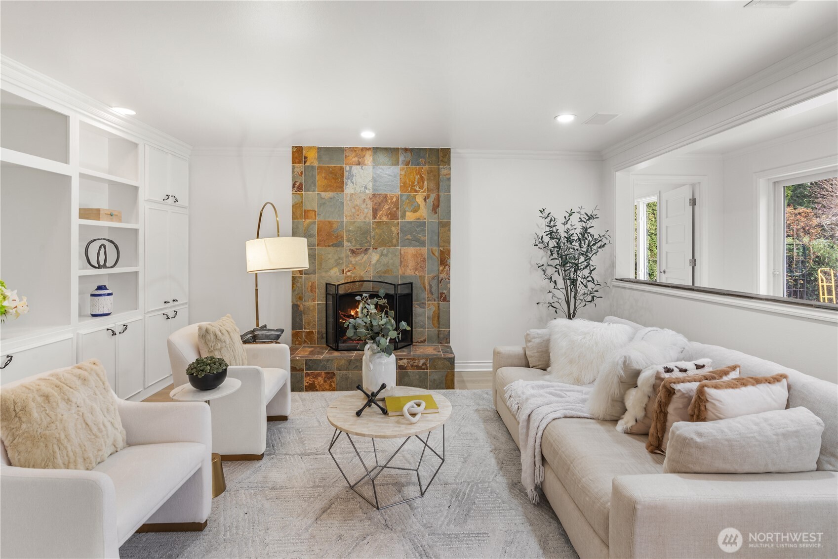 14021 Southeast 64th Street Bellevue, WA 98006 - Photo 12 of 40