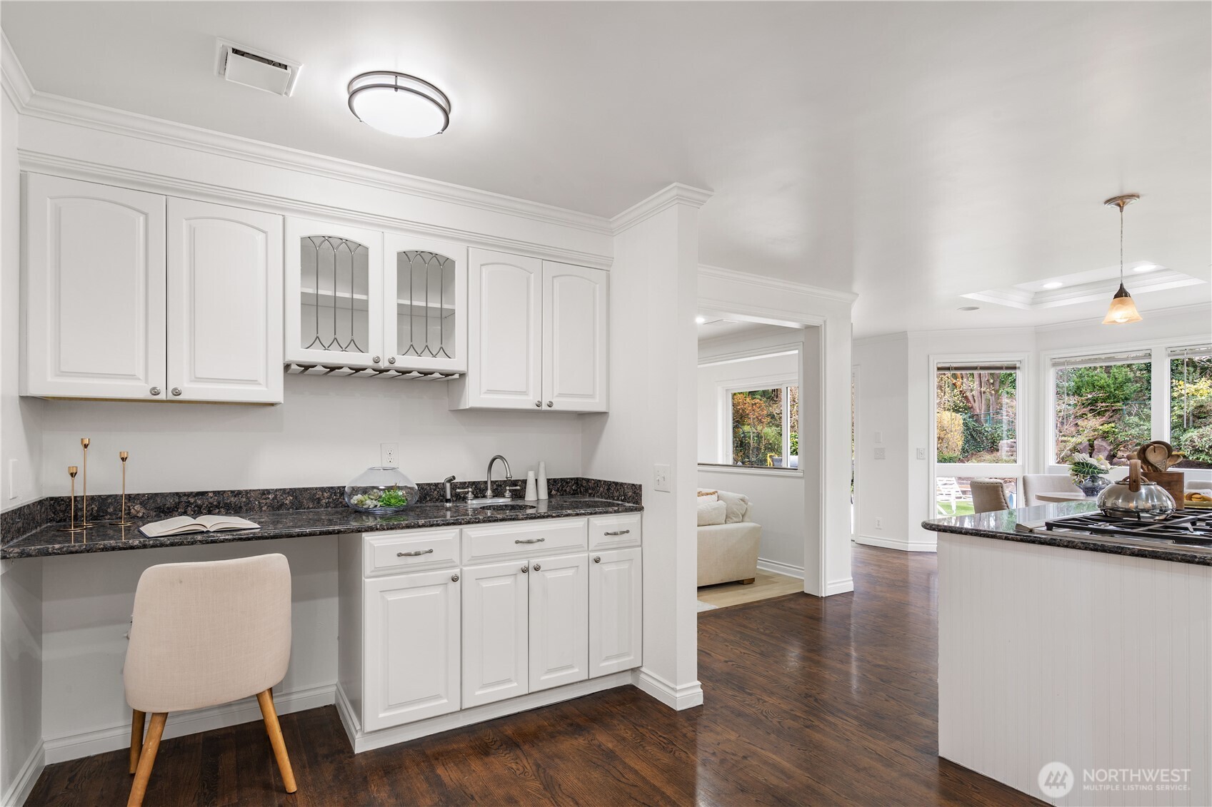 14021 Southeast 64th Street Bellevue, WA 98006 - Photo 18 of 40