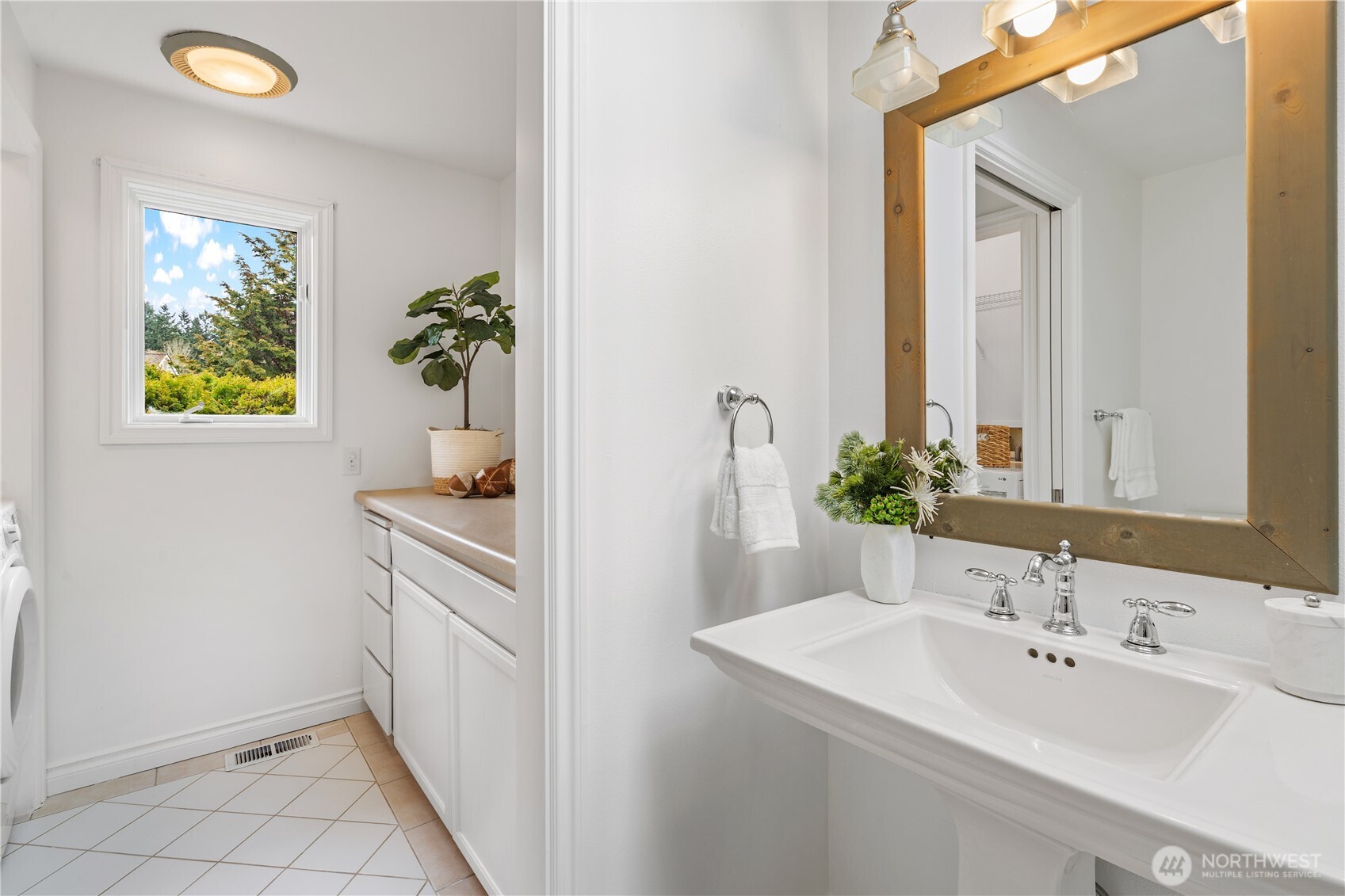 14021 Southeast 64th Street Bellevue, WA 98006 - Photo 24 of 40
