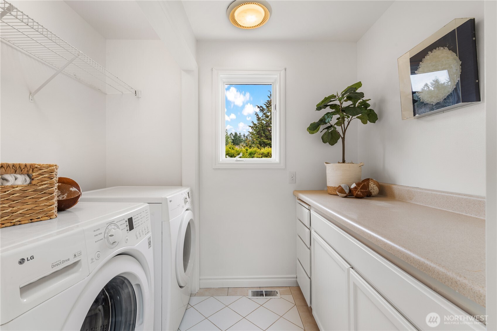 14021 Southeast 64th Street Bellevue, WA 98006 - Photo 25 of 40