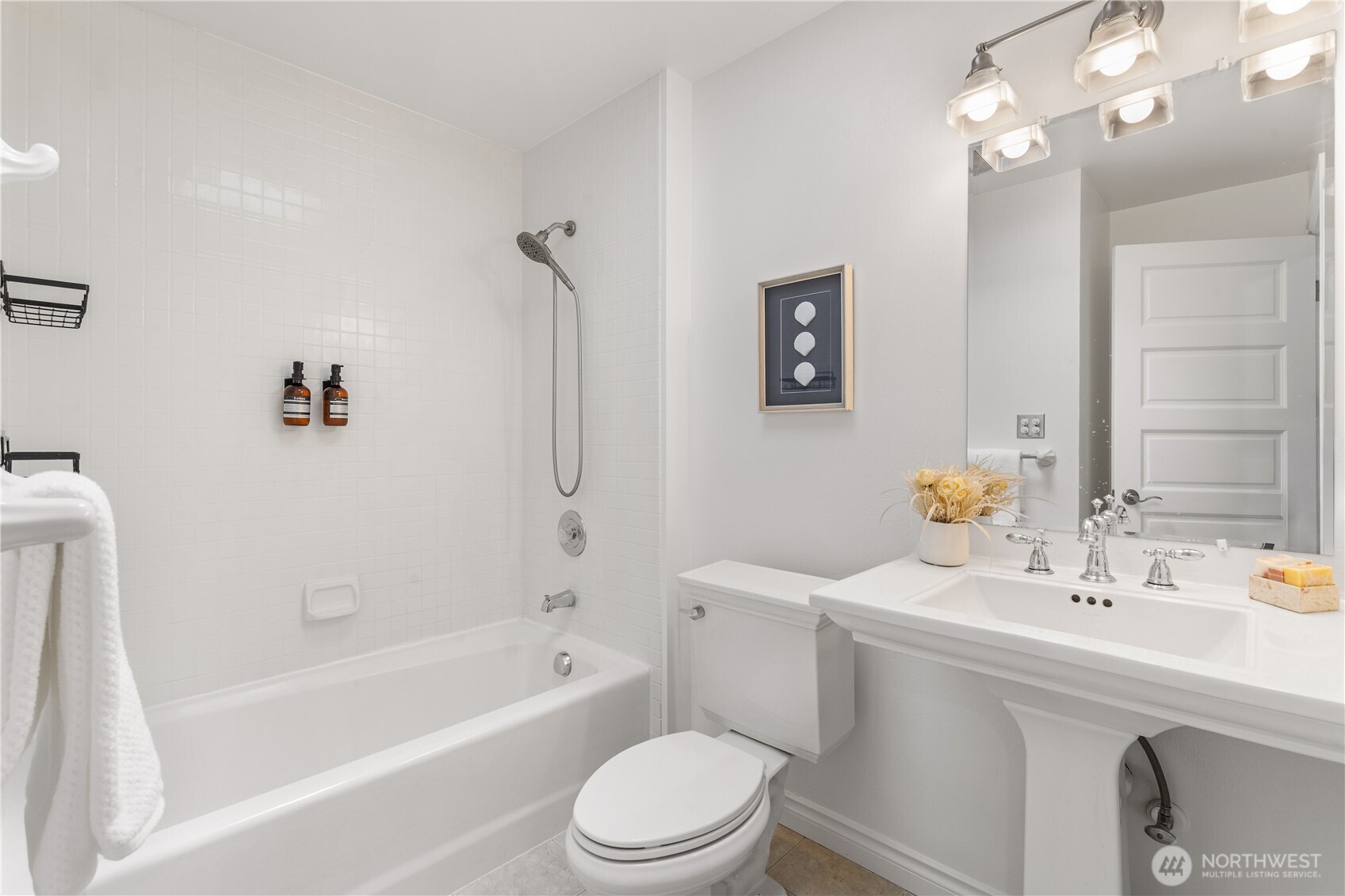 14021 Southeast 64th Street Bellevue, WA 98006 - Photo 26 of 40