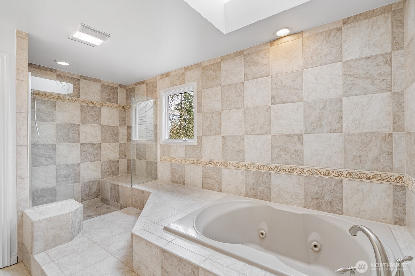 14021 Southeast 64th Street Bellevue, WA 98006 - Photo 30 of 40
