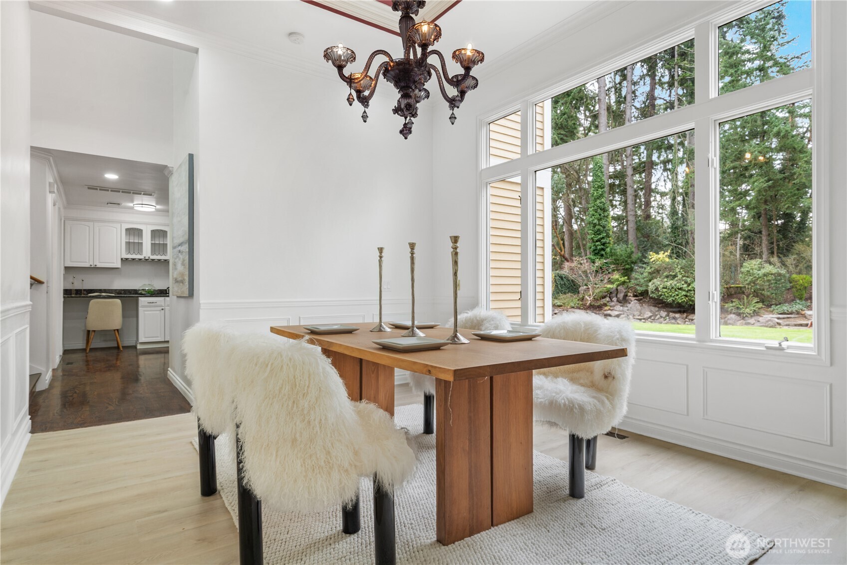 14021 Southeast 64th Street Bellevue, WA 98006 - Photo 6 of 40