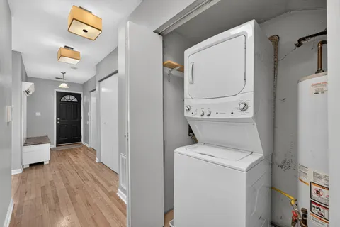 $360,000 | 1629 North Clybourn Avenue, Unit G, Chicago, IL 60614