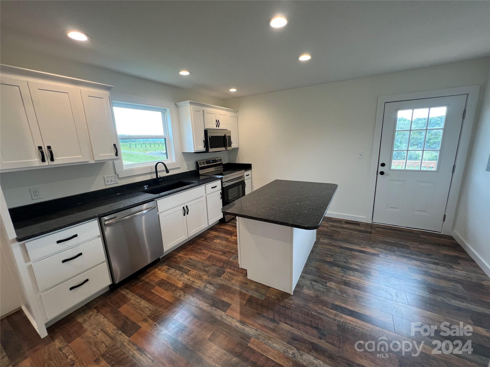 8 Rocking Chair Lane Leicester, NC 28748 - Photo 12 of 16 Gallery Image 12