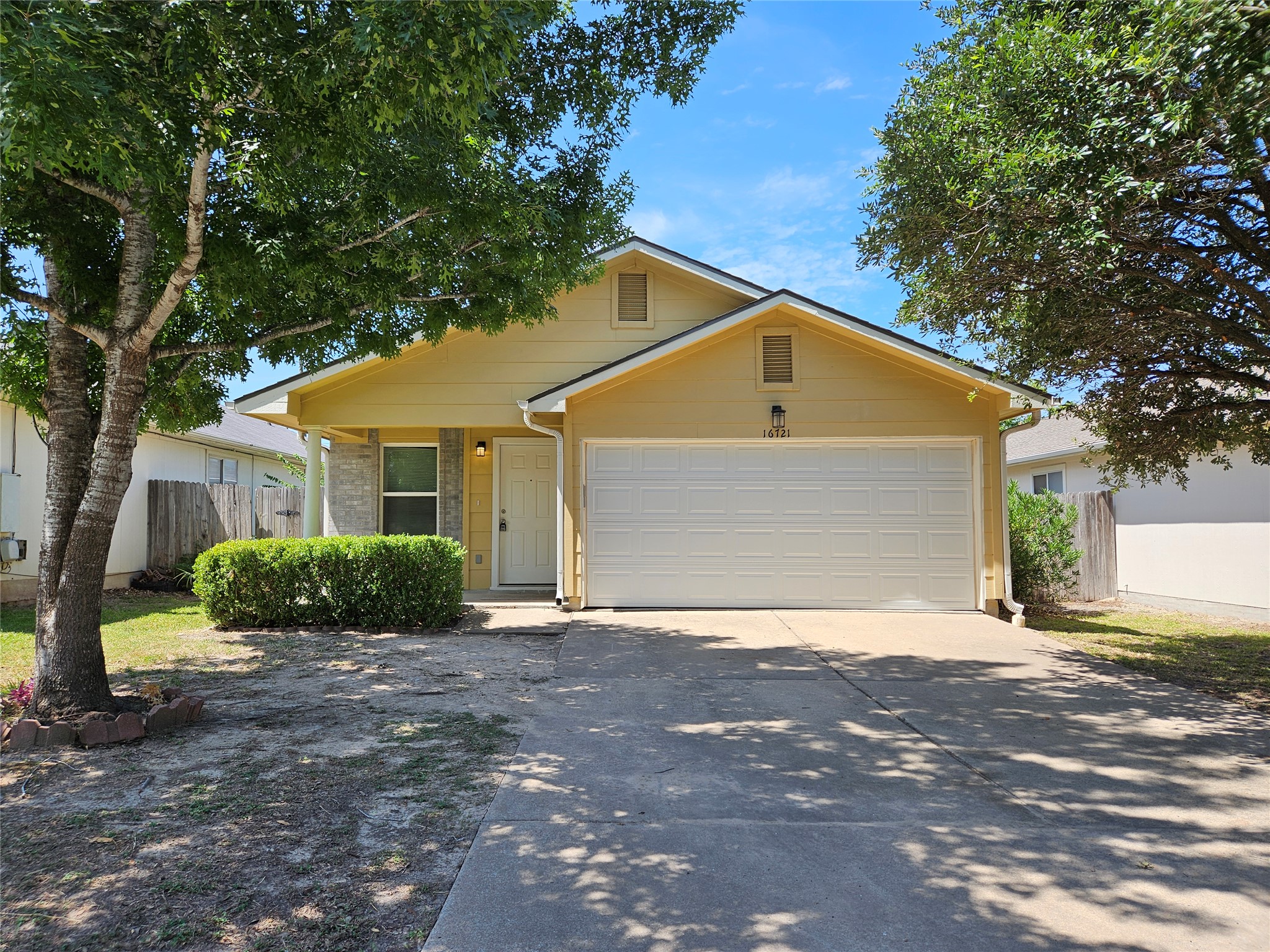 16721 Hamilton Point Circle Manor, TX 78653 - Photo 2 of 32