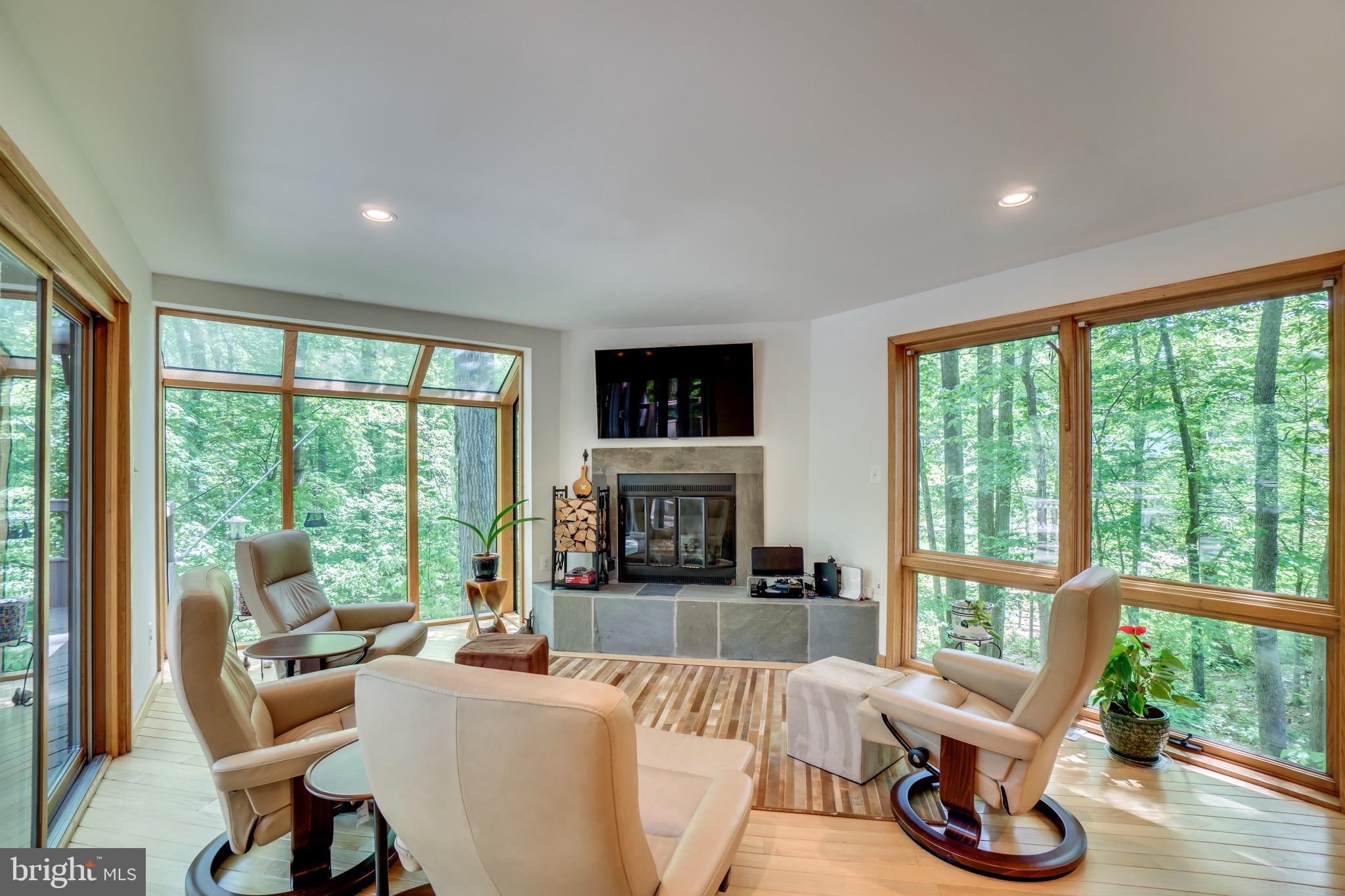 635 Potomac River Road McLean, VA 22102 - Photo 14 of 46 Gallery Image 14