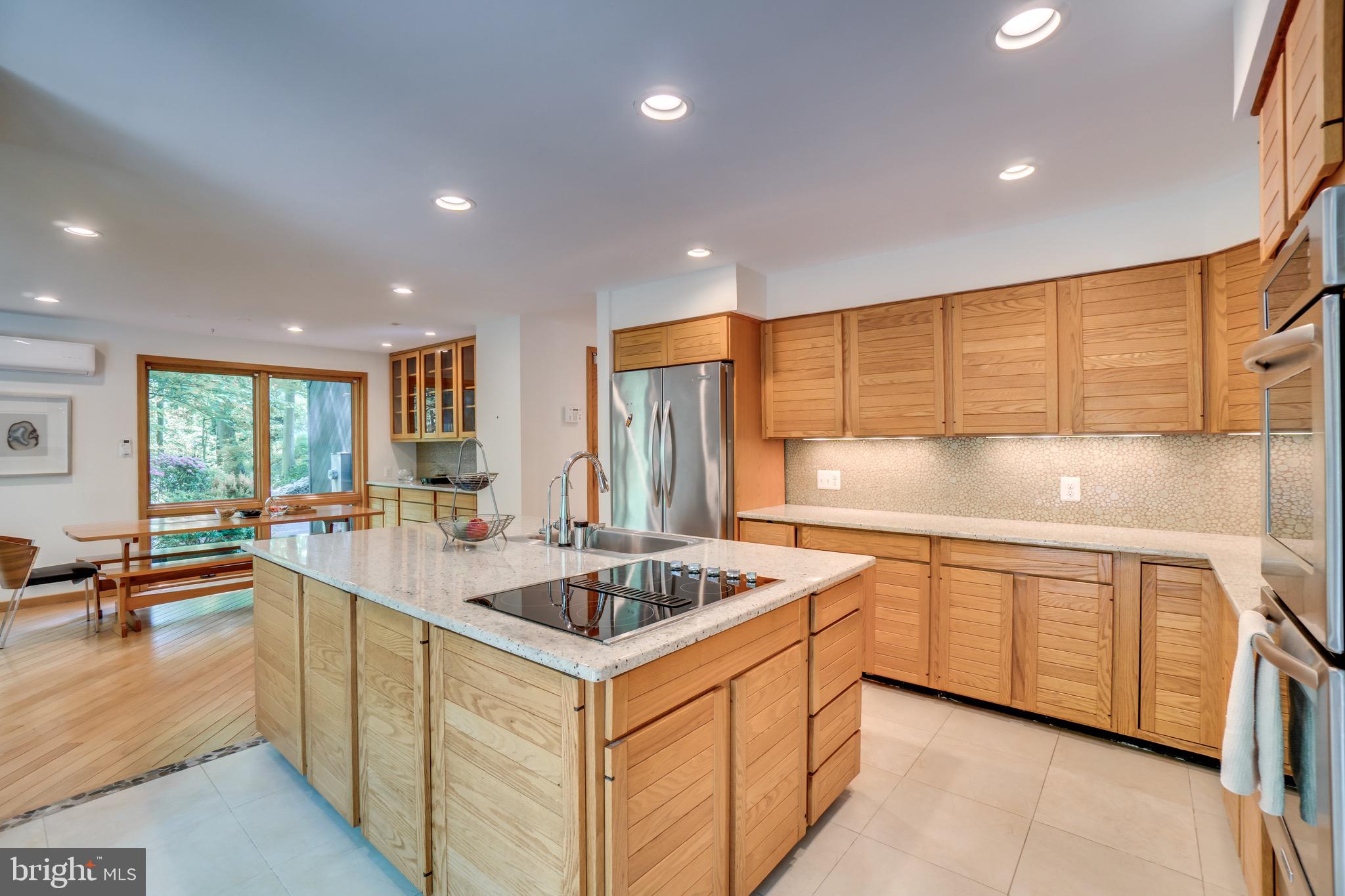 635 Potomac River Road McLean, VA 22102 - Photo 4 of 46 Gallery Image 4