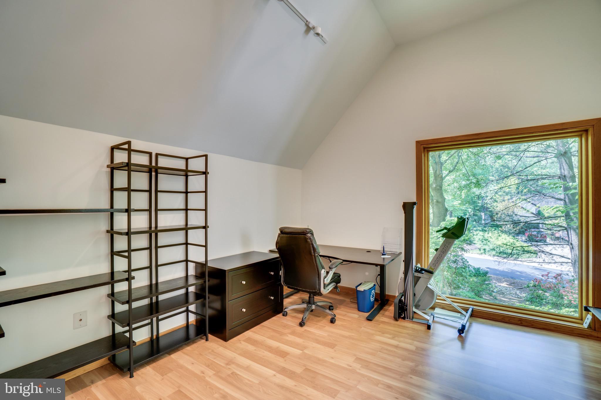 635 Potomac River Road McLean, VA 22102 - Photo 33 of 46 Gallery Image 33