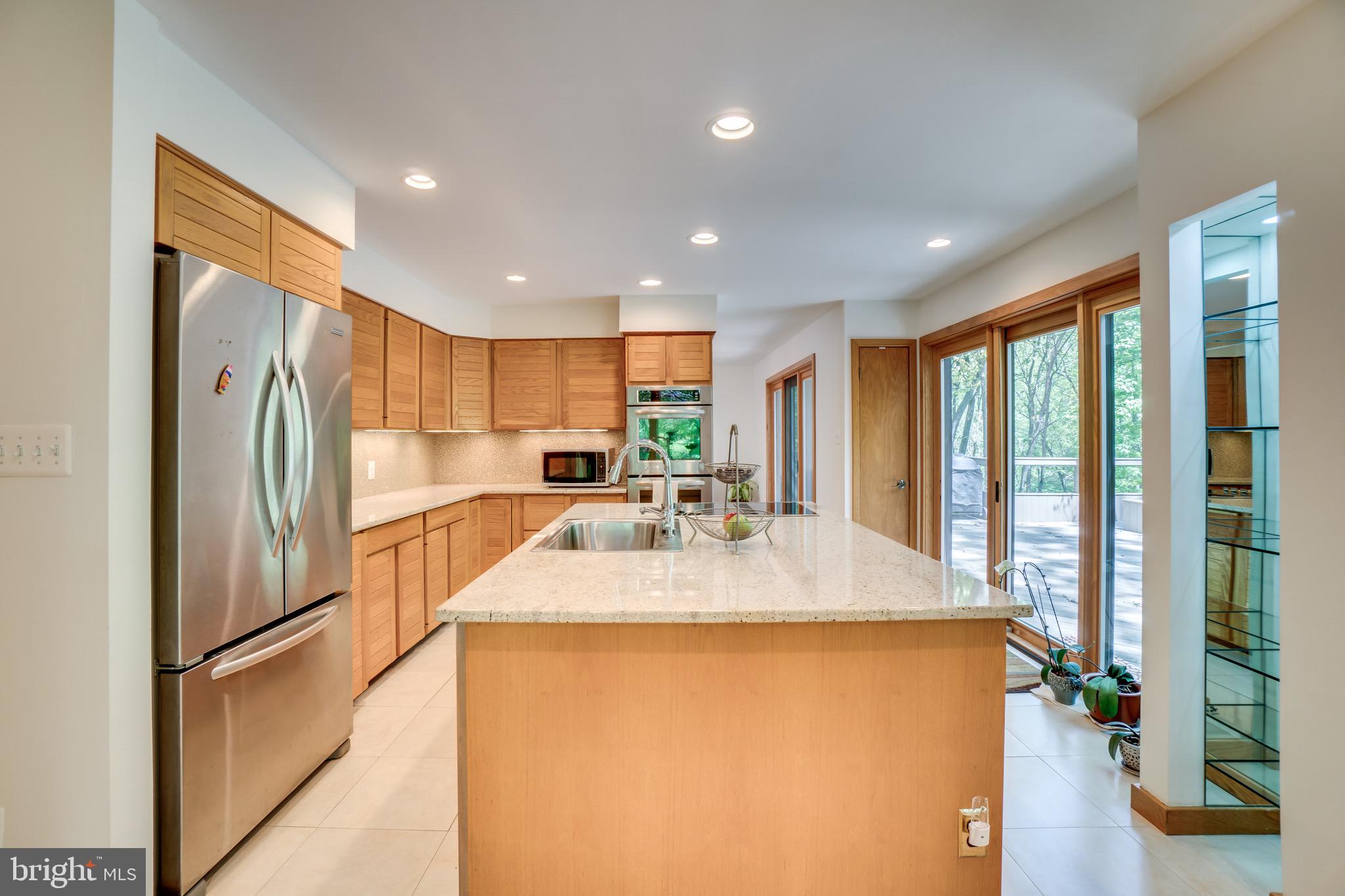 635 Potomac River Road McLean, VA 22102 - Photo 5 of 46 Gallery Image 5