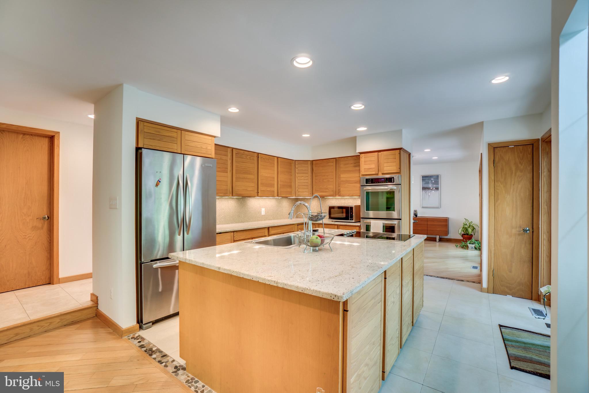 635 Potomac River Road McLean, VA 22102 - Photo 6 of 46 Gallery Image 6
