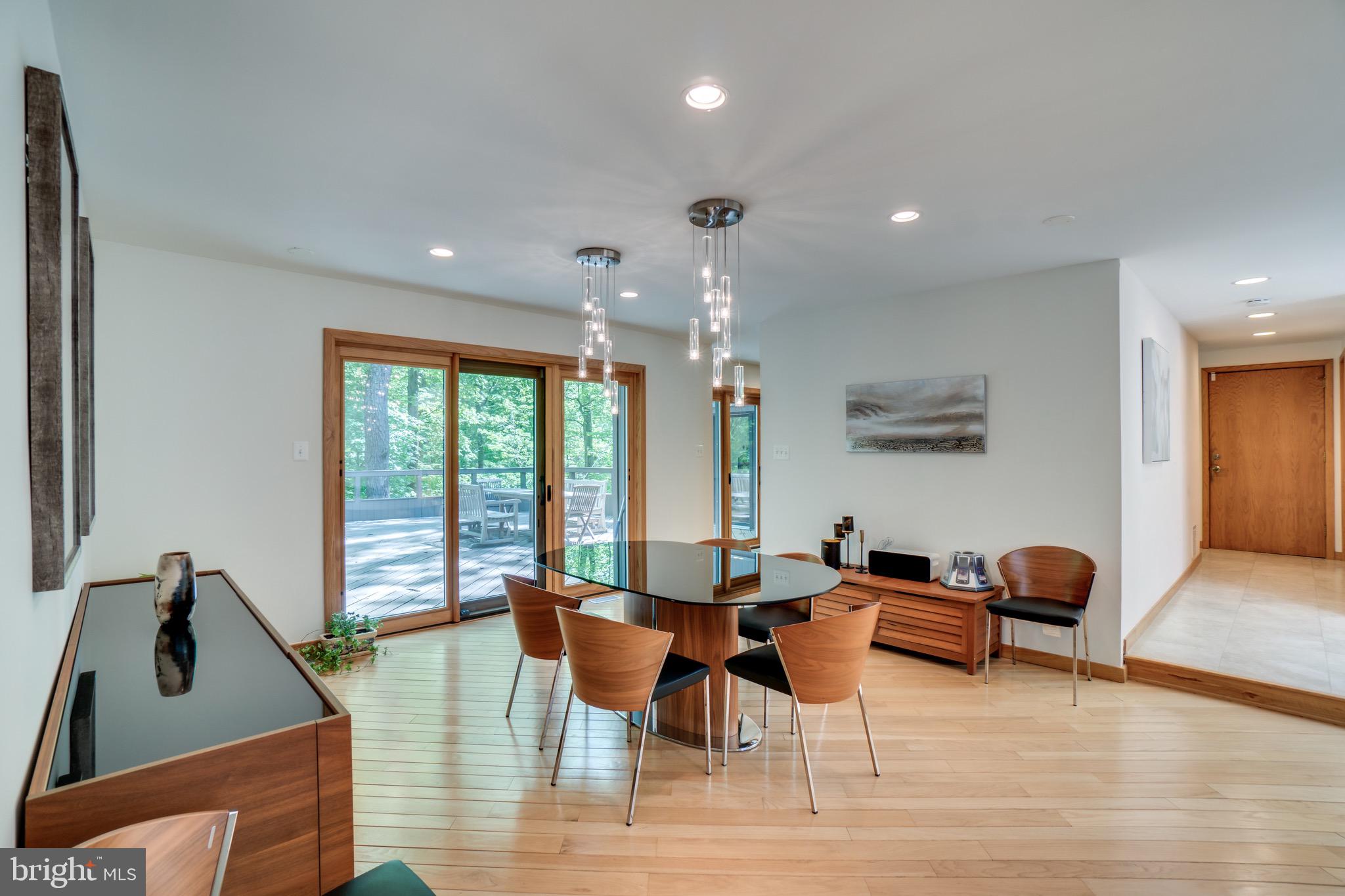 635 Potomac River Road McLean, VA 22102 - Photo 9 of 46 Gallery Image 9