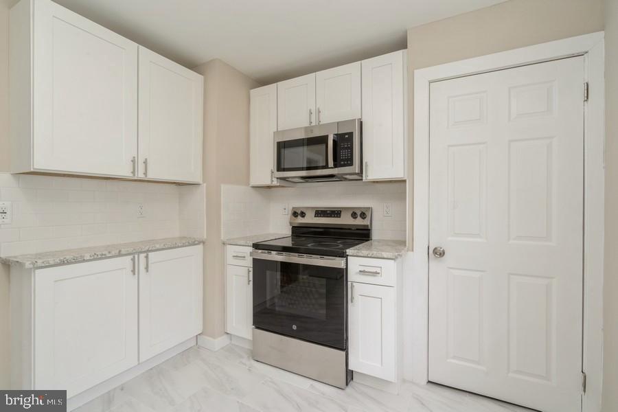 2222 Spruce Street Ewing, NJ 08638 - Photo 2 of 22