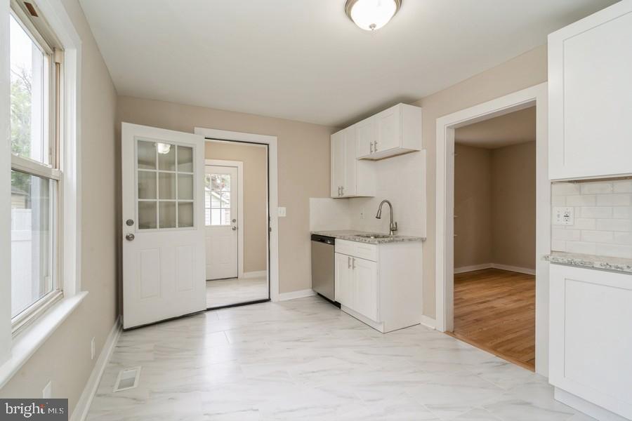 2222 Spruce Street Ewing, NJ 08638 - Photo 3 of 22