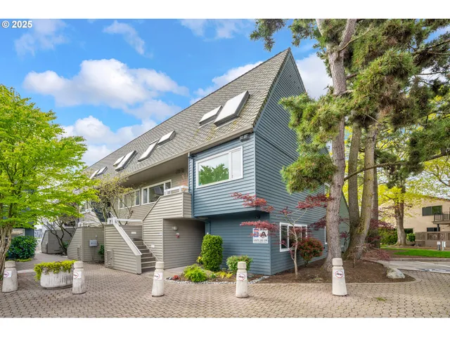 $299,000 | 198 North Hayden Bay Drive, Portland, OR 97217