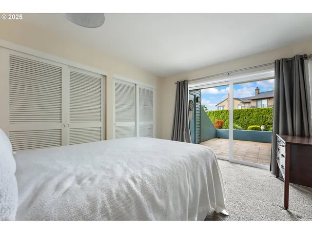 $299,000 | 198 North Hayden Bay Drive, Portland, OR 97217