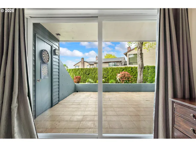 $299,000 | 198 North Hayden Bay Drive, Portland, OR 97217