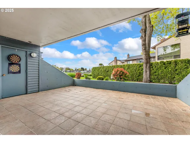 $299,000 | 198 North Hayden Bay Drive, Portland, OR 97217