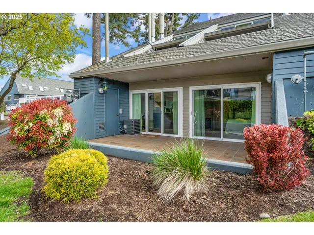 $299,000 | 198 North Hayden Bay Drive, Portland, OR 97217