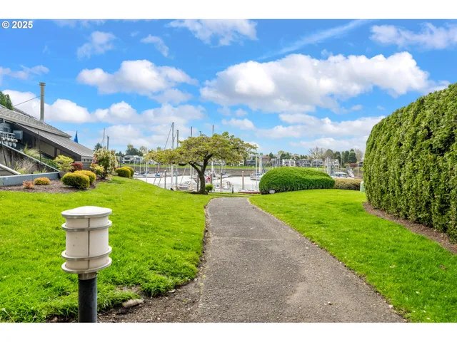 $299,000 | 198 North Hayden Bay Drive, Portland, OR 97217