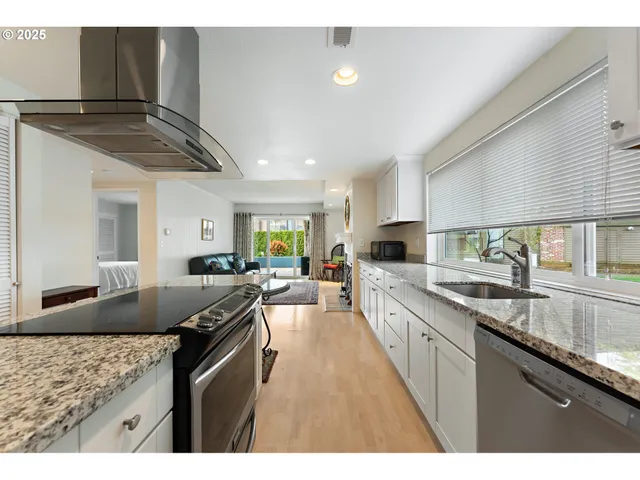 $299,000 | 198 North Hayden Bay Drive, Portland, OR 97217