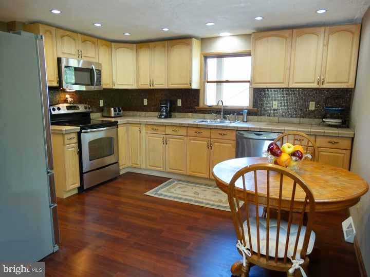 1824 Rickerts Road Perkasie, PA 18944 - Photo 4 of 22