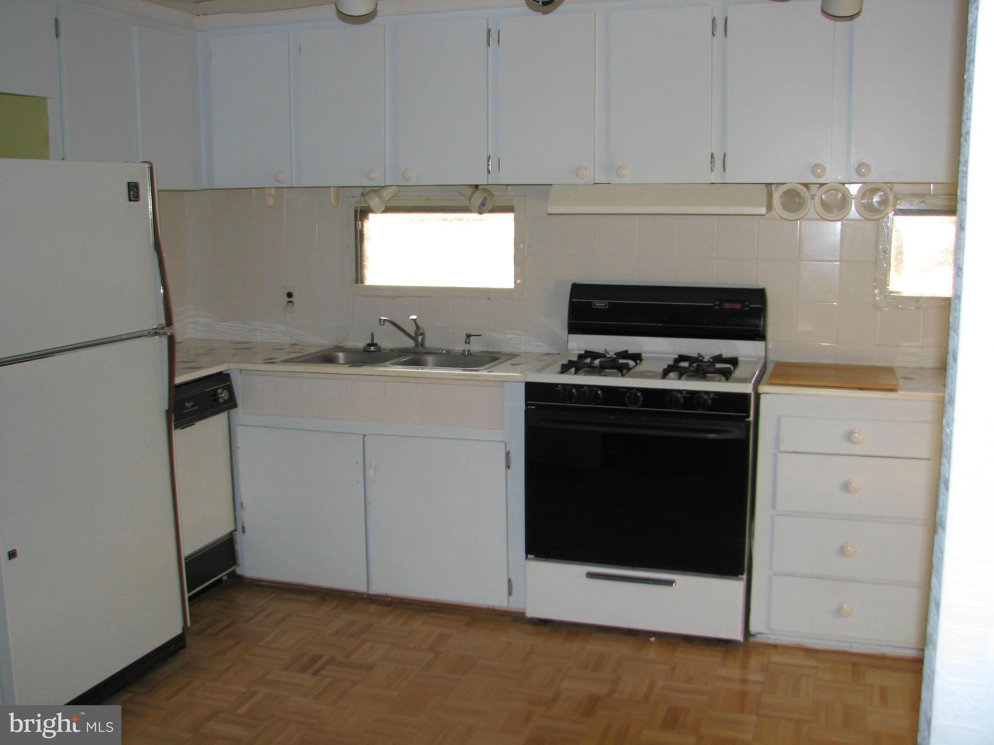3417 James Run Road Aberdeen, MD 21001 - Photo 9 of 12 Kitchen