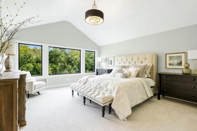 $2,279,017 | 3941 White Oak Lane, Chanhassen, MN 55331