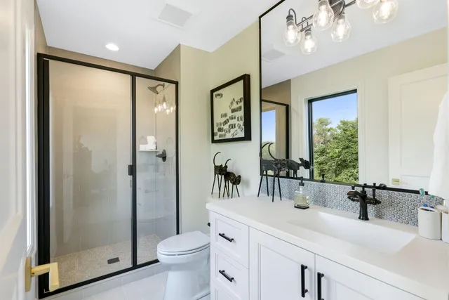 $2,279,017 | 3941 White Oak Lane, Chanhassen, MN 55331