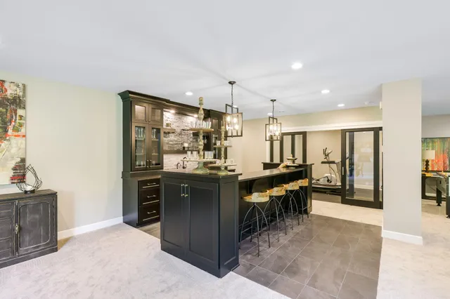 $2,279,017 | 3941 White Oak Lane, Chanhassen, MN 55331